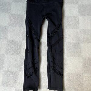 Alo Yoga Black Radiance Seamless Capri 2.0 - Size XS